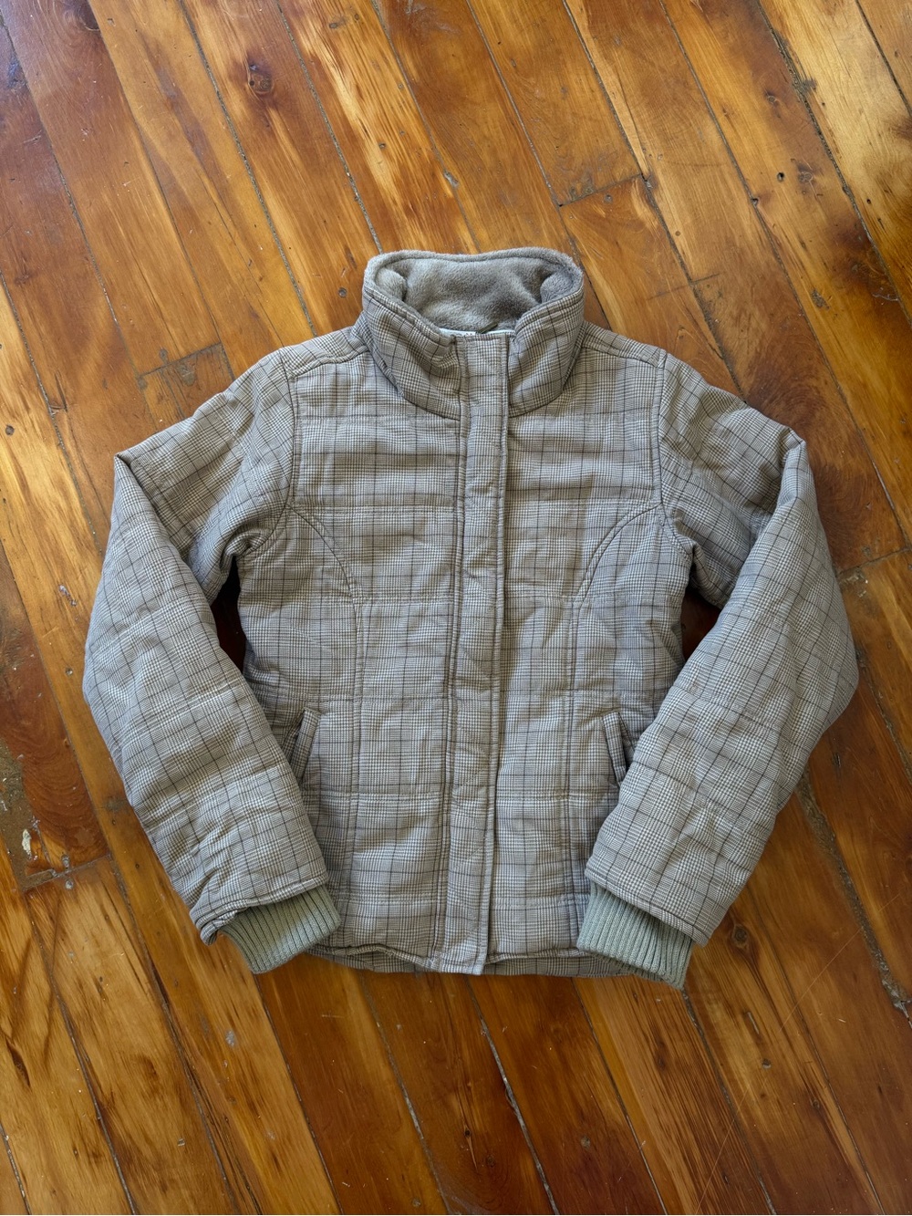 Women's Quilted Funnel Neck Puffer Jacket In Beige Plaid